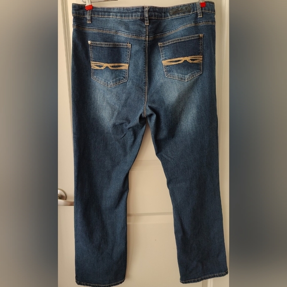 Buffalo Mid-Rise Jeans - Picture 2 of 5